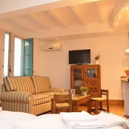 Monkeys Pureza House * Севилья
