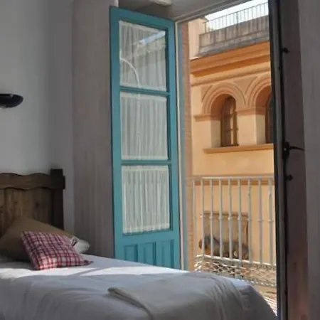 Monkeys Pureza House * Севилья