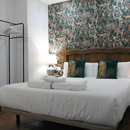 Monkeys Pureza House * Севилья