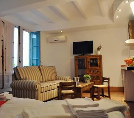 Monkeys Pureza House Севилья