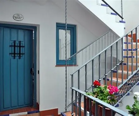 Monkeys Pureza House Севилья